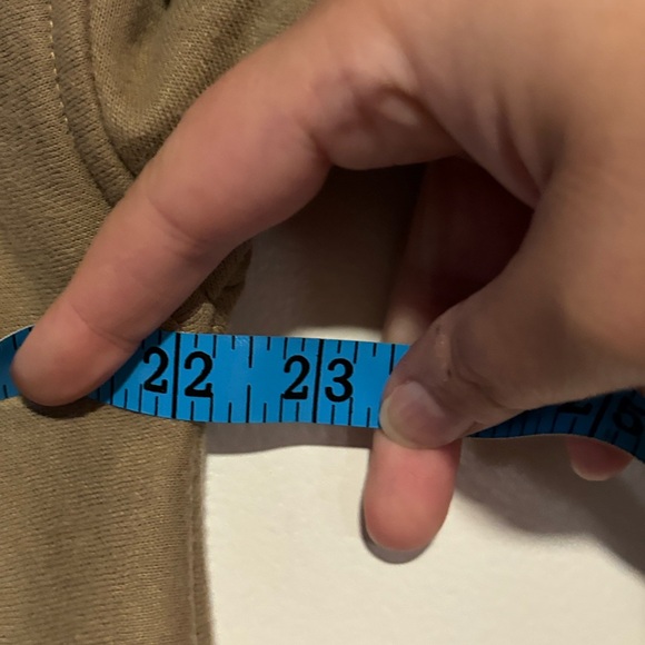 NWT Blu Pepper Grommet Sweatshirt, size Medium - Picture 7 of 7